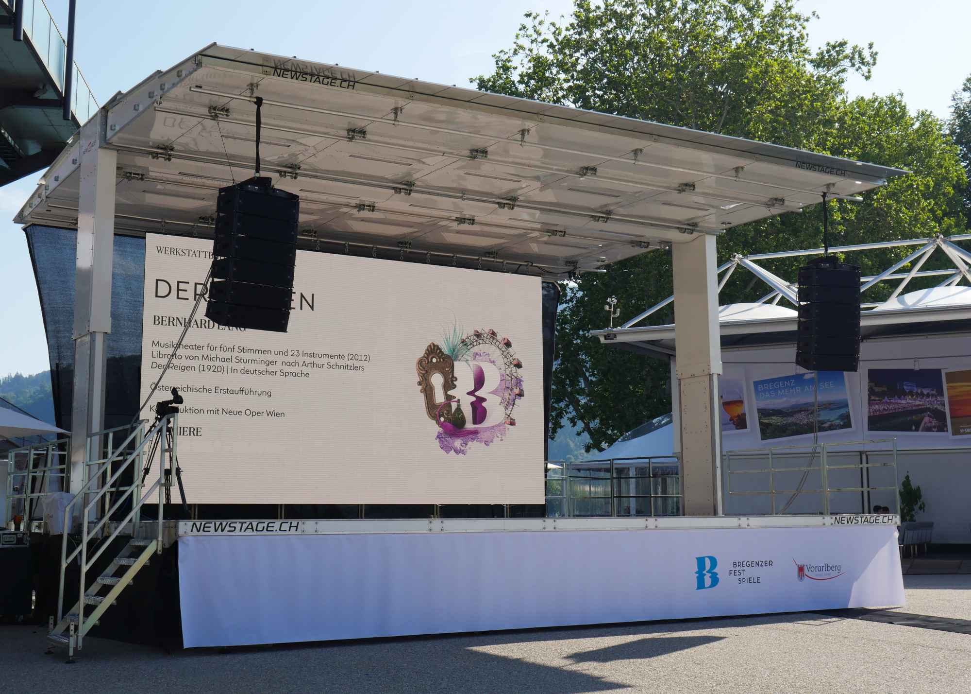 Newstage Bühne